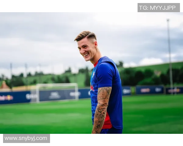 欧联杯曼联小胜莱比锡全场沸腾历史冷门再现引发热议