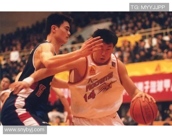 灯泡与姚明的奇妙碰撞：照亮篮球场的光与影