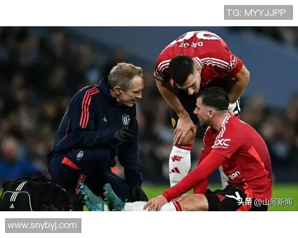 曼城与曼联友谊赛零比零平局意外瞬间引发全场热烈反响集锦回顾