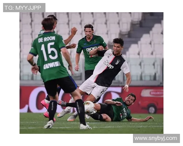 意甲焦点战巴黎圣日耳曼与曼城互交白卷争议判罚引发全场热议