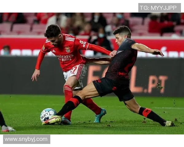 国王杯激战：AC米兰险胜波尔图红牌事件引发全场热议与战术分析