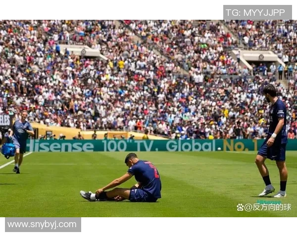 欧联杯激战巴黎圣日耳曼险胜尤文图斯引发争议判罚引爆全场气氛 欧联杯激战巴黎圣日耳曼险胜尤文图斯引发争议判罚引爆全场气氛